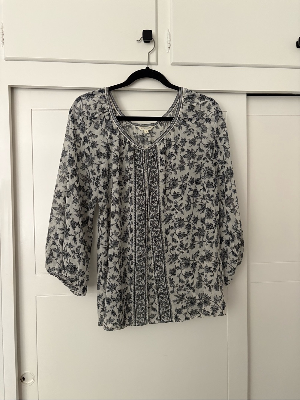 Max Studio Black and White Floral V-Neck Tunic Top